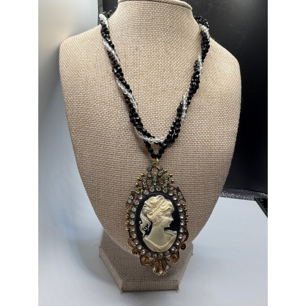 Vintage Cameo‎ Pendant Brooch Necklace G Silver Clasp Black Clear Beaded Ornate